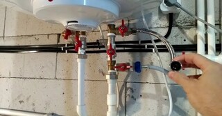 Установка накопительного водонагревателя в Советской Гавани в октябре