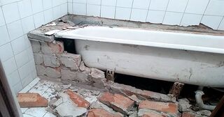 Демонтаж ванны в Советской Гавани от Мастер24 — быстро, недорого, вывоз старой ванны от 1039 руб.